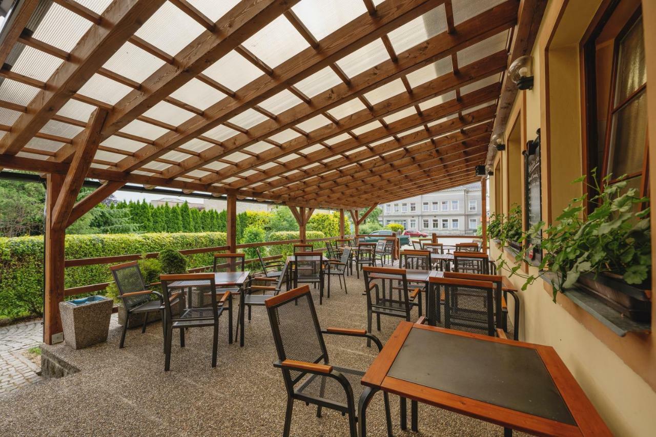 Hotel Taverna Javorník Kültér fotó
