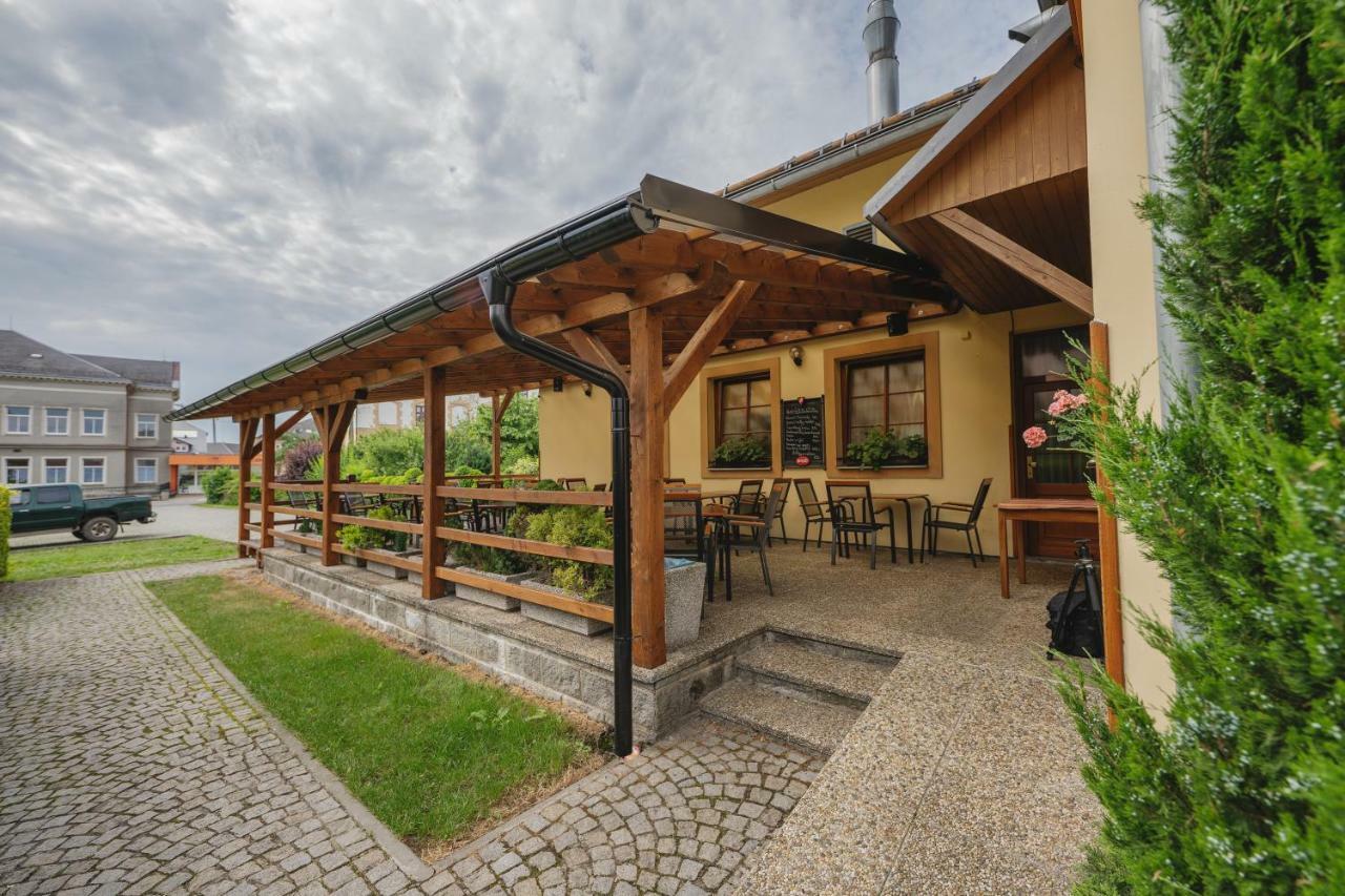 Hotel Taverna Javorník Kültér fotó
