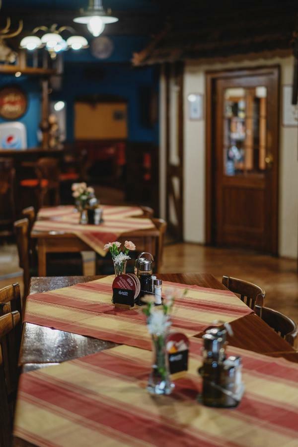 Hotel Taverna Javorník Kültér fotó