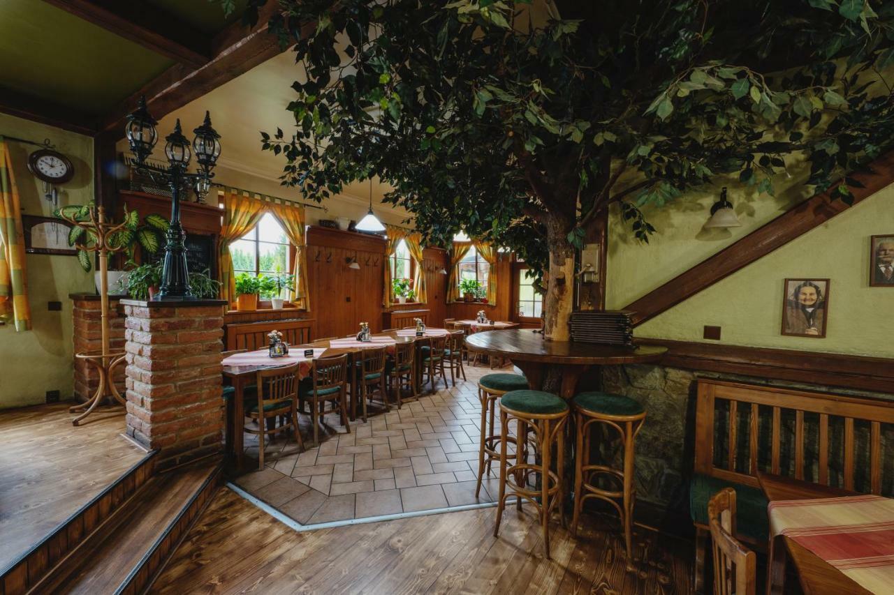 Hotel Taverna Javorník Kültér fotó