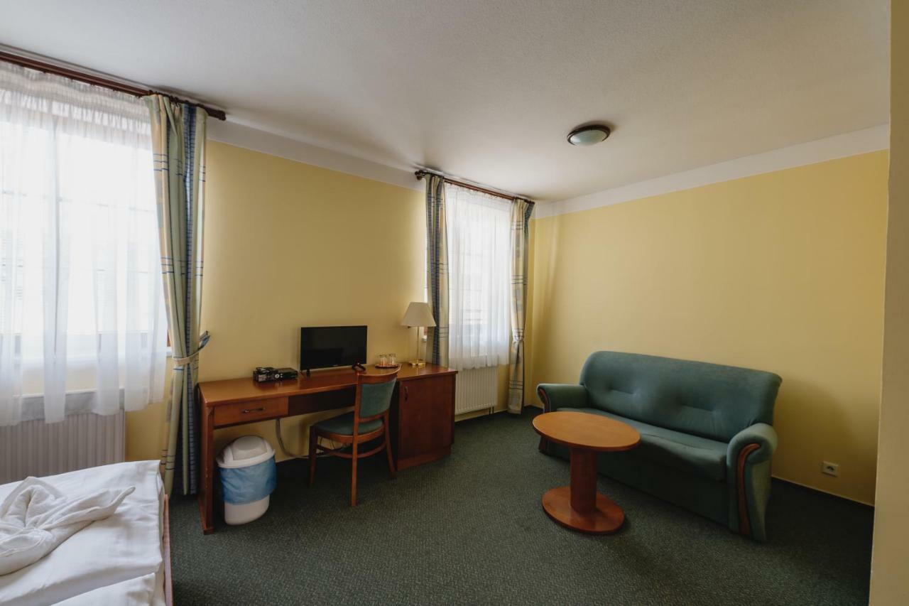Hotel Taverna Javorník Kültér fotó