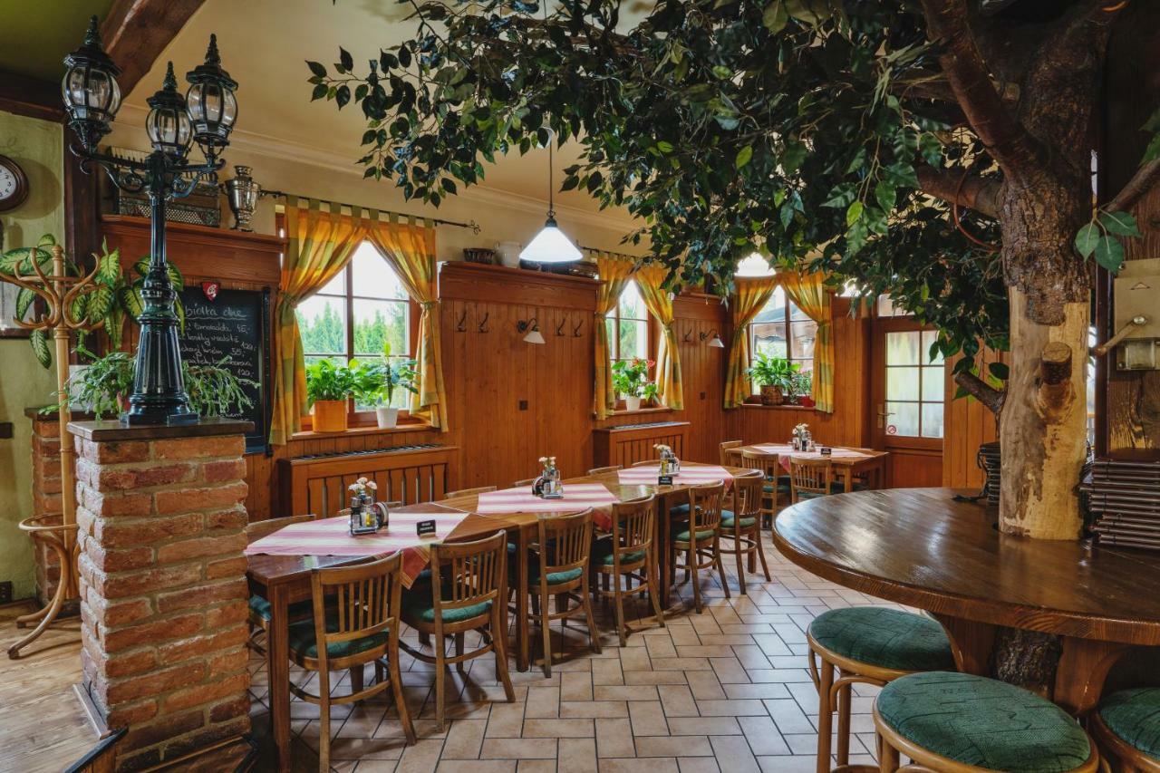 Hotel Taverna Javorník Kültér fotó