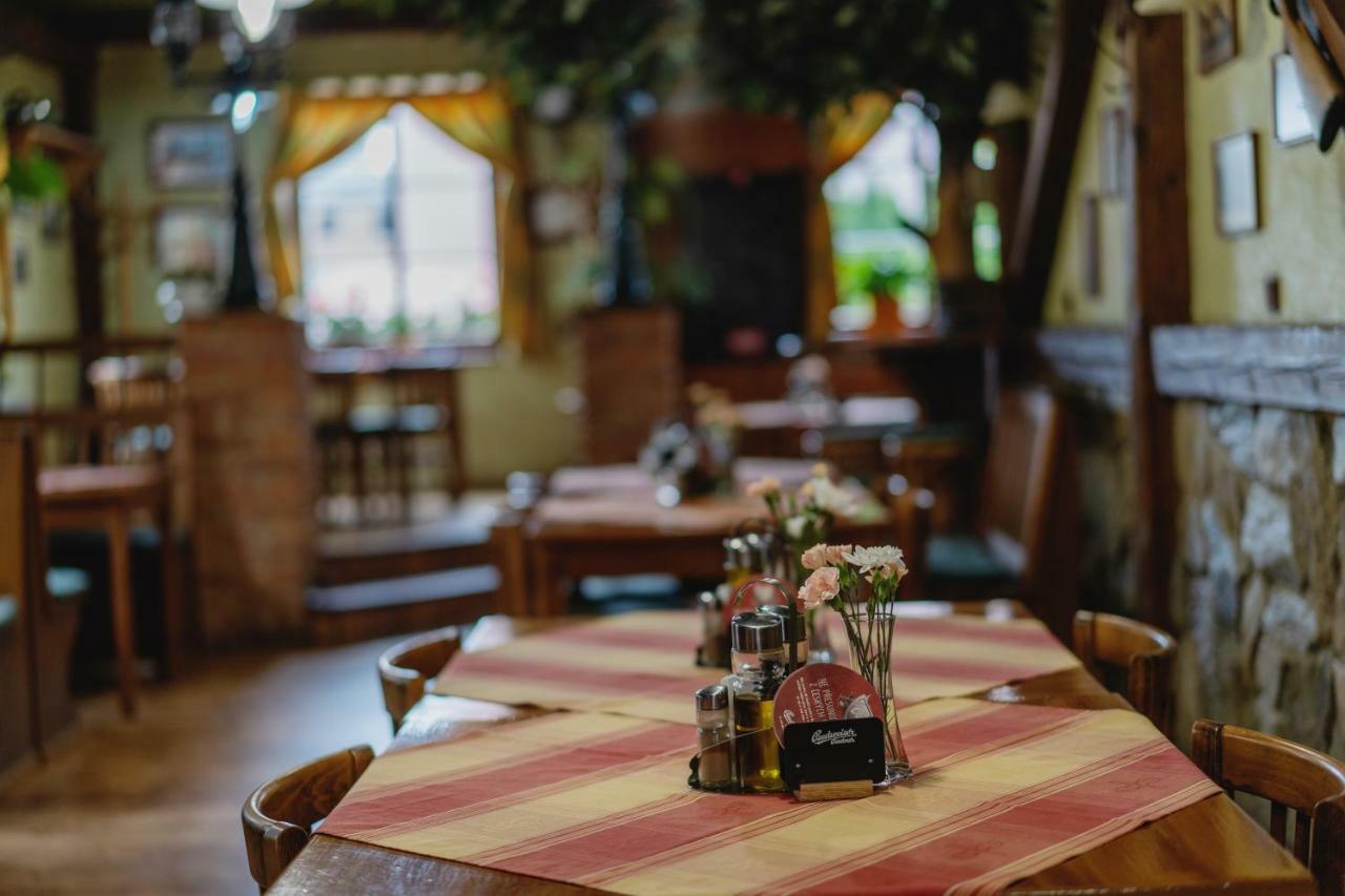 Hotel Taverna Javorník Kültér fotó