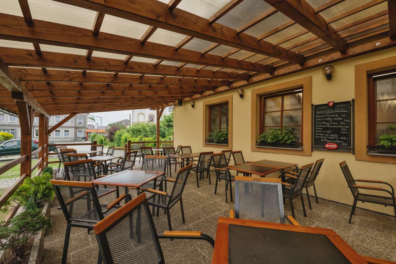 Hotel Taverna Javorník Kültér fotó