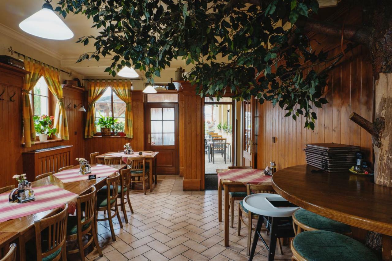 Hotel Taverna Javorník Kültér fotó