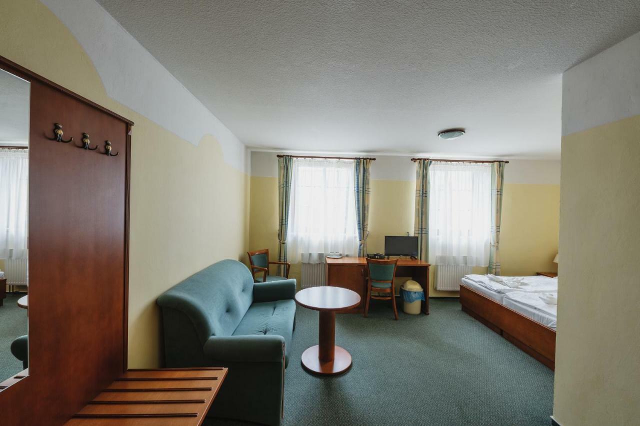 Hotel Taverna Javorník Kültér fotó