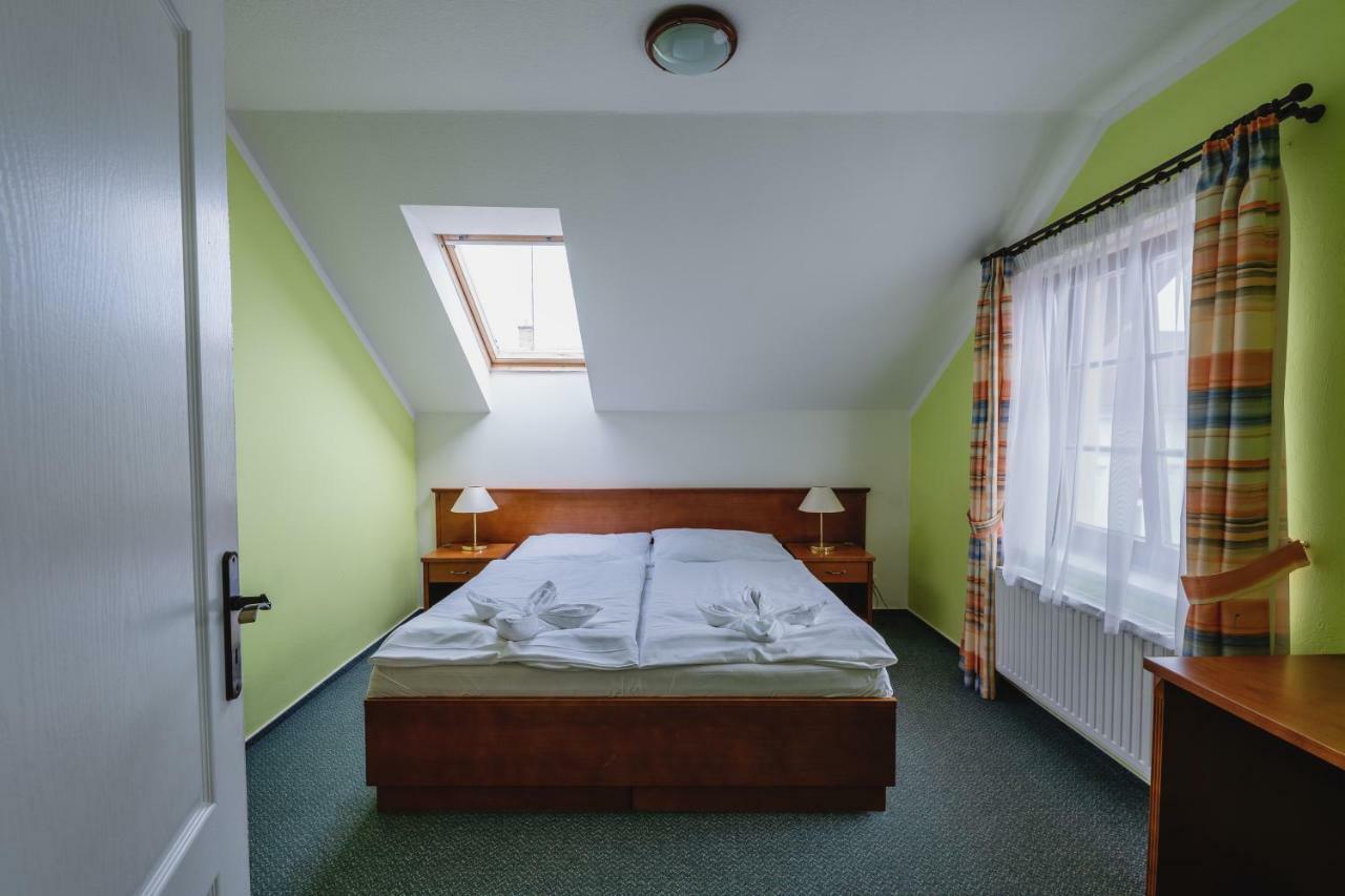 Hotel Taverna Javorník Kültér fotó