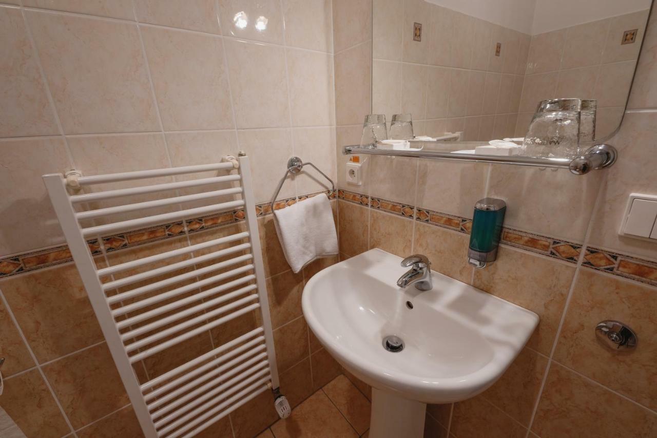 Hotel Taverna Javorník Kültér fotó