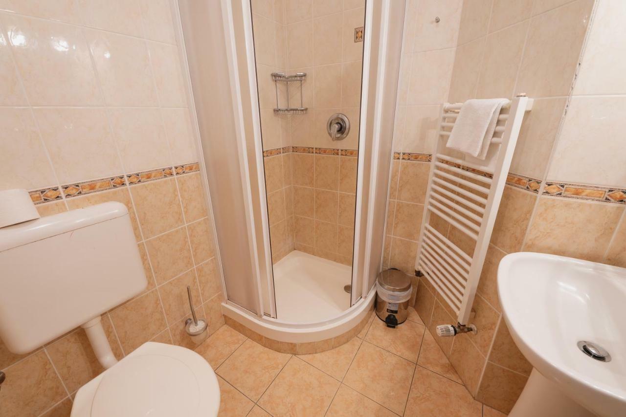 Hotel Taverna Javorník Kültér fotó